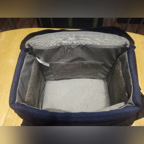 LowePro Nova 3Case